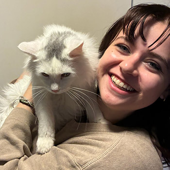 Boulder Longmont based kitty sitter with an interest in animal related therapies.